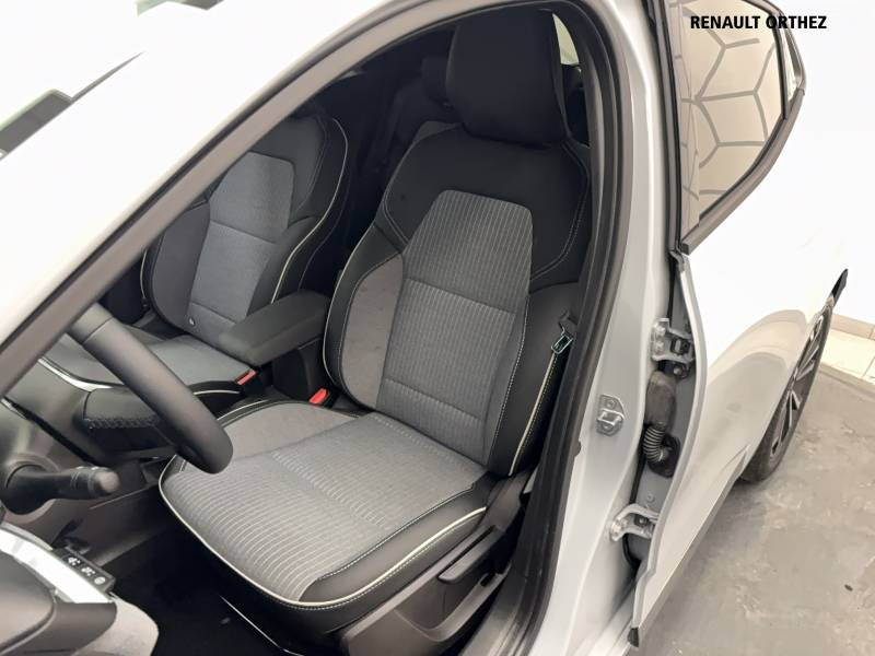 Renault Clio E-Tech full hybrid 145 ch GSR2 Techno 2025 - photo n°10 Renault Clio E-Tech full hybrid 145 ch GSR2 Techno  occasion à Orthez - photo n°10