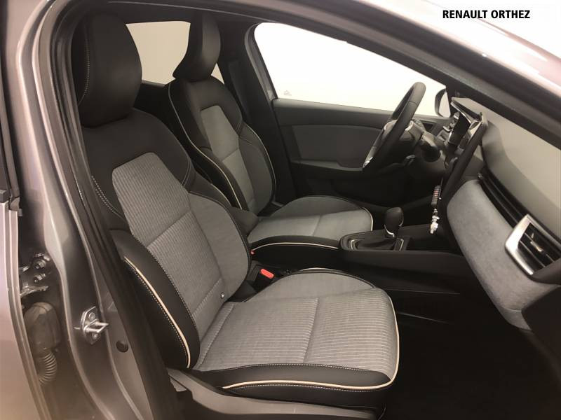 Renault Clio E-Tech full hybrid 145 ch GSR2 Techno 2025 - photo n°11 Renault Clio E-Tech full hybrid 145 ch GSR2 Techno  occasion à Orthez - photo n°11