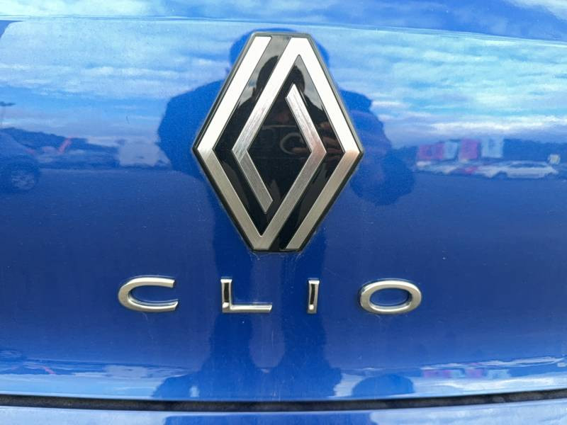 Renault Clio E-Tech full hybrid 145 Evolution 2024 - photo n°19 Renault Clio E-Tech full hybrid 145 Evolution  occasion à Langon - photo n°19