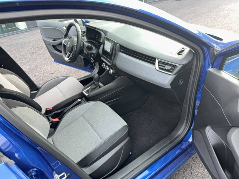 Renault Clio E-Tech full hybrid 145 Evolution 2024 - photo n°12 Renault Clio E-Tech full hybrid 145 Evolution  occasion à Langon - photo n°12