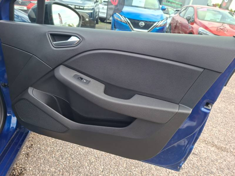 Renault Clio E-Tech full hybrid 145 Evolution 2023 - photo n°16 Renault Clio E-Tech full hybrid 145 Evolution  occasion à Agen - photo n°16