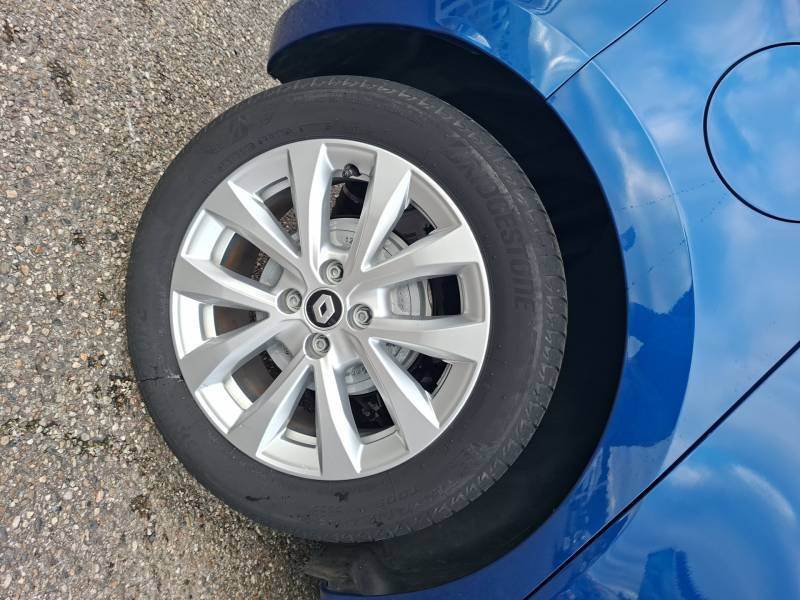 Renault Clio E-Tech full hybrid 145 Evolution 2023 - photo n°11 Renault Clio E-Tech full hybrid 145 Evolution  occasion à Agen - photo n°11