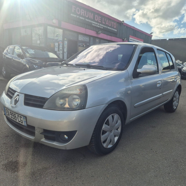 Renault Clio II 1.2 16V PRIVILEGE 5P