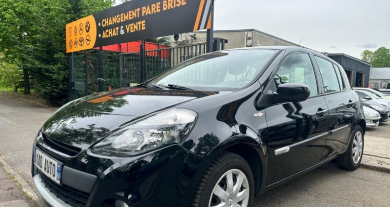Renault Clio III (2) 1.2 TCE 100 TOMTOM LIVE 5P