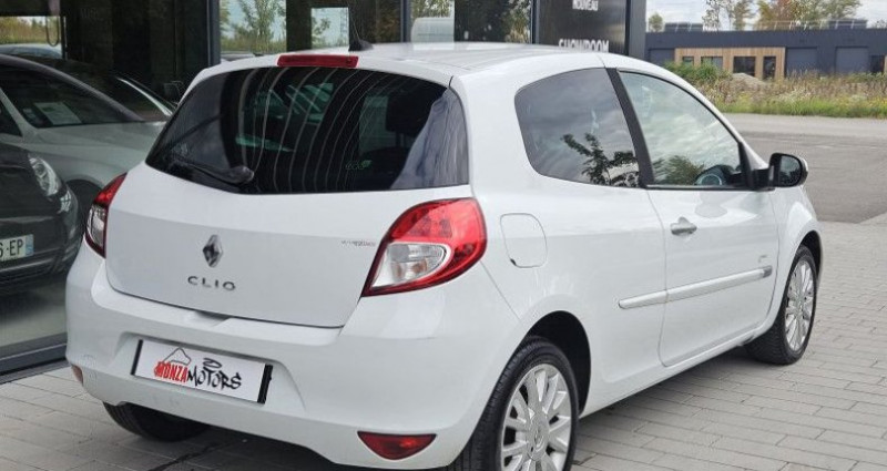Renault Clio III 1.2 TCE 100CH DYNAMIQUE 3P 2009 - photo n°3 Renault Clio III 1.2 TCE 100CH DYNAMIQUE 3P  occasion à Geispolsheim - photo n°3