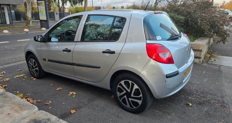 Renault Clio III 1.2l Essence 75ch GARANTIE 2008 - photo n°4 Renault Clio III 1.2l Essence 75ch GARANTIE  occasion à SANNOIS - photo n°4