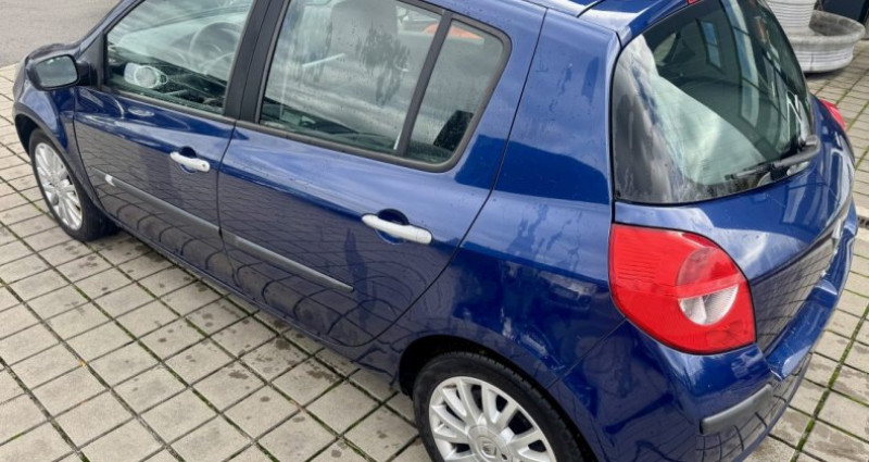 Renault Clio III 1.4 100CH Pack Authentique 2005 - photo n°4 Renault Clio III 1.4 100CH Pack Authentique  occasion à NOUVOITOU - photo n°4