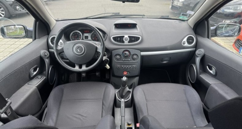 Renault Clio III 1.4 100CH Pack Authentique 2005 - photo n°6 Renault Clio III 1.4 100CH Pack Authentique  occasion à NOUVOITOU - photo n°6