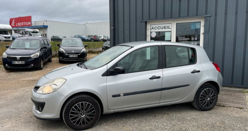 Renault Clio iii 1.5 dci 70ch expression 2007 - photo n°5 Renault Clio iii 1.5 dci 70ch expression  occasion à Fontenay-sur-Eure - photo n°5