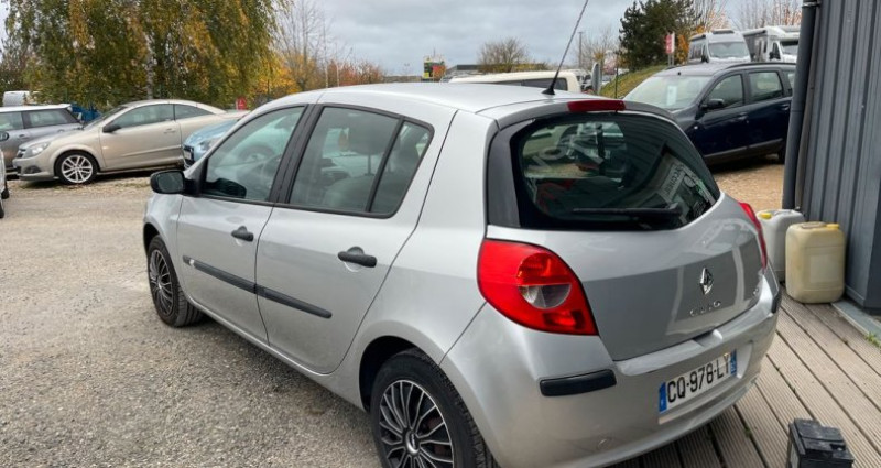 Renault Clio iii 1.5 dci 70ch expression 2007 - photo n°2 Renault Clio iii 1.5 dci 70ch expression  occasion à Fontenay-sur-Eure - photo n°2