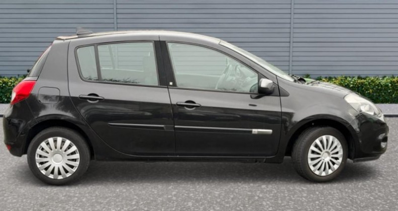 Renault Clio III 20TH ANNIVERSAIRE 2011 - photo n°3 Renault Clio III 20TH ANNIVERSAIRE  occasion à Loison Sous Lens - photo n°3