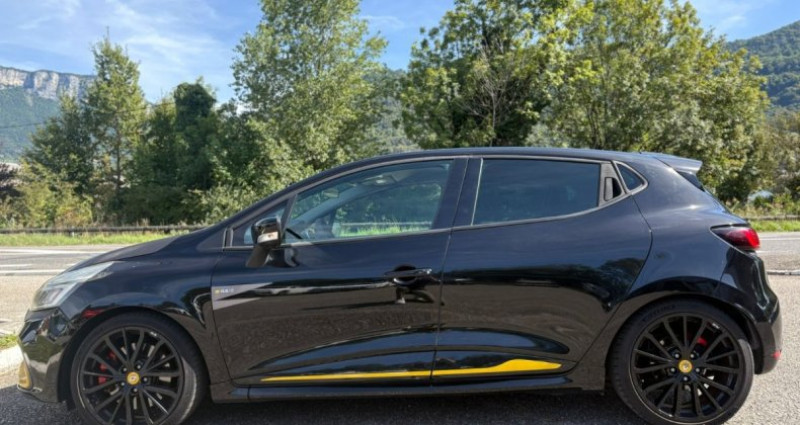 Renault Clio IV 220 EDC RS 18 2018 - photo n°4 Renault Clio IV 220 EDC RS 18  occasion à Challes-les-Eaux - photo n°4