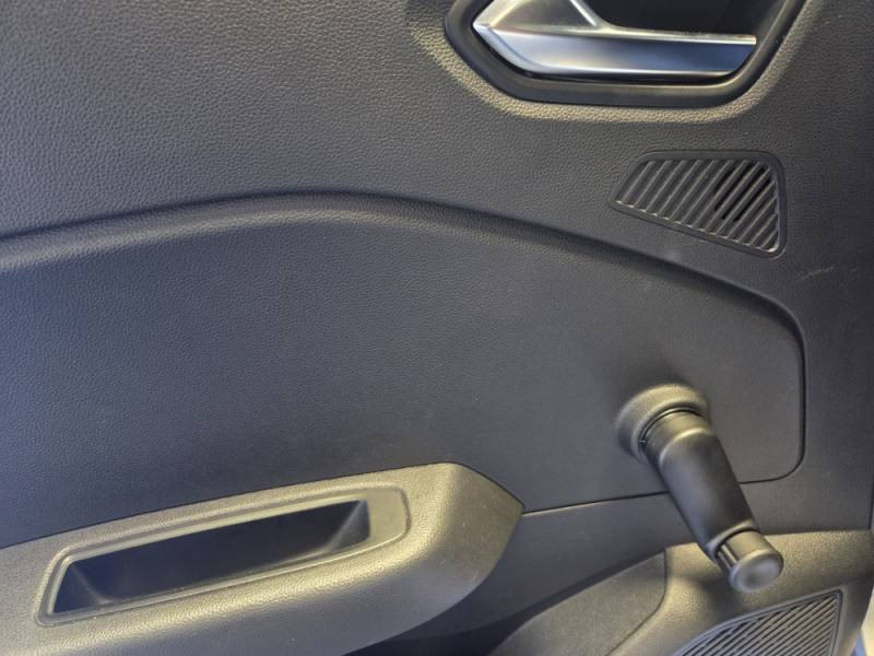 Renault Clio TCe 90 Equilibre 2023 - photo n°16 Renault Clio TCe 90 Equilibre  occasion à TARBES - photo n°16