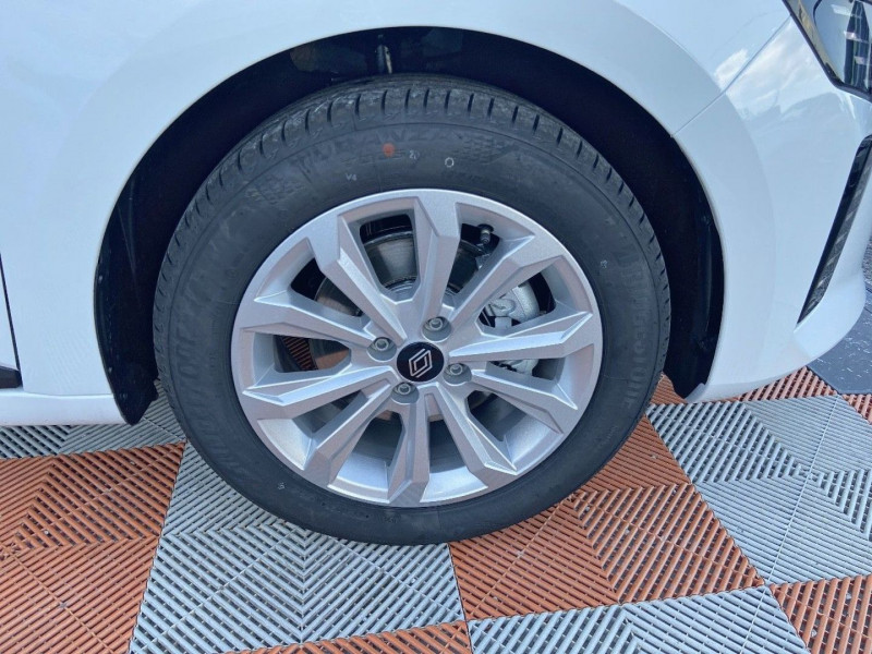 Renault Clio V DCi 100 BV6 EVOLUTION Pack Look JA 16 Caméra Pack Accès 2025 - photo n°17 Renault Clio V DCi 100 BV6 EVOLUTION Pack Look JA 16 Caméra Pack Accès  occasion à Lescure-d'Albigeois - photo n°17