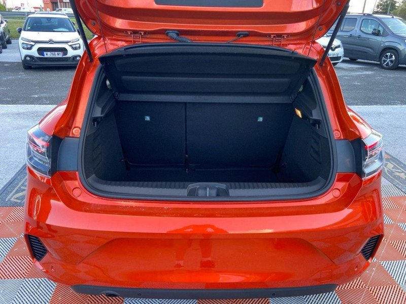 Renault Clio V DCi 100 BV6 EVOLUTION Pack Look JA 16 Caméra Pack Accès 2025 - photo n°15 Renault Clio V DCi 100 BV6 EVOLUTION Pack Look JA 16 Caméra Pack Accès  occasion à Lescure-d'Albigeois - photo n°15