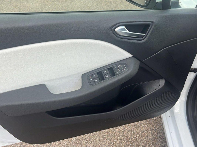 Renault Clio V E-Tech 140 - 21N Intens 2022 - photo n°9 Renault Clio V E-Tech 140 - 21N Intens  occasion à LANGRES - photo n°9