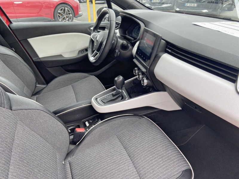 Renault Clio V E-TECH 145 TECHNO GPS Caméra 1°Main 2022 - photo n°18 Renault Clio V E-TECH 145 TECHNO GPS Caméra 1°Main  occasion à Montauban - photo n°18