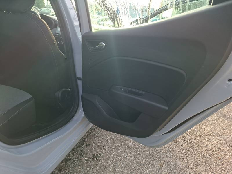 Renault Clio V NOUVELLE TCE 90 EVOLUTION 2024 - photo n°15 Renault Clio V NOUVELLE TCE 90 EVOLUTION  occasion à Agen - photo n°15