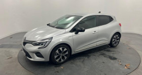 Renault Clio occasion 2023 mise en vente &agrave; QUIMPER par le garage ESPACE AUTO QUIMPER - photo n&deg;1