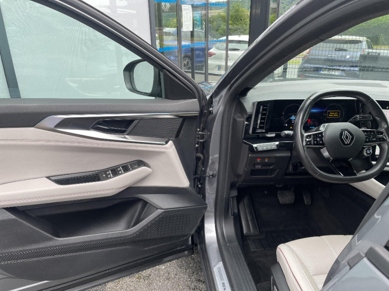 Renault Espace V Espace E-Tech hybrid 200 Iconic 2023 - photo n°19 Renault Espace V Espace E-Tech hybrid 200 Iconic  occasion à Pont-Audemer - photo n°19