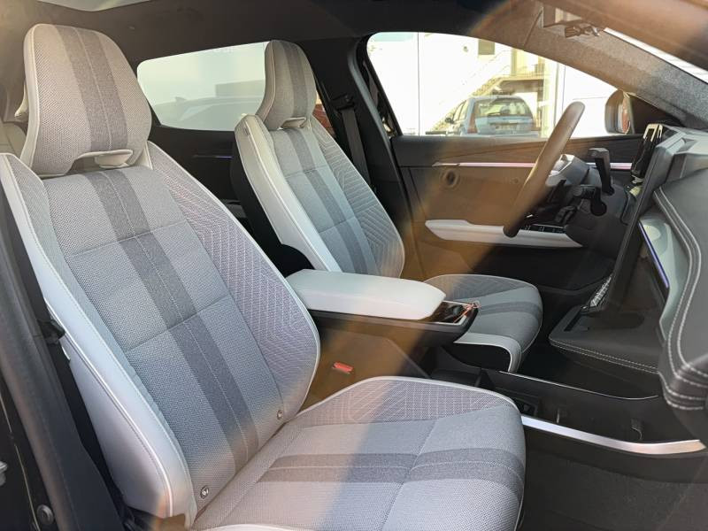 Renault Grand Scenic E-Tech electrique 220 ch grande autonomie Techno Iconic 2024 - photo n°14 Renault Grand Scenic E-Tech electrique 220 ch grande autonomie Techno Iconic  occasion à Sainte-Bazeille - photo n°14