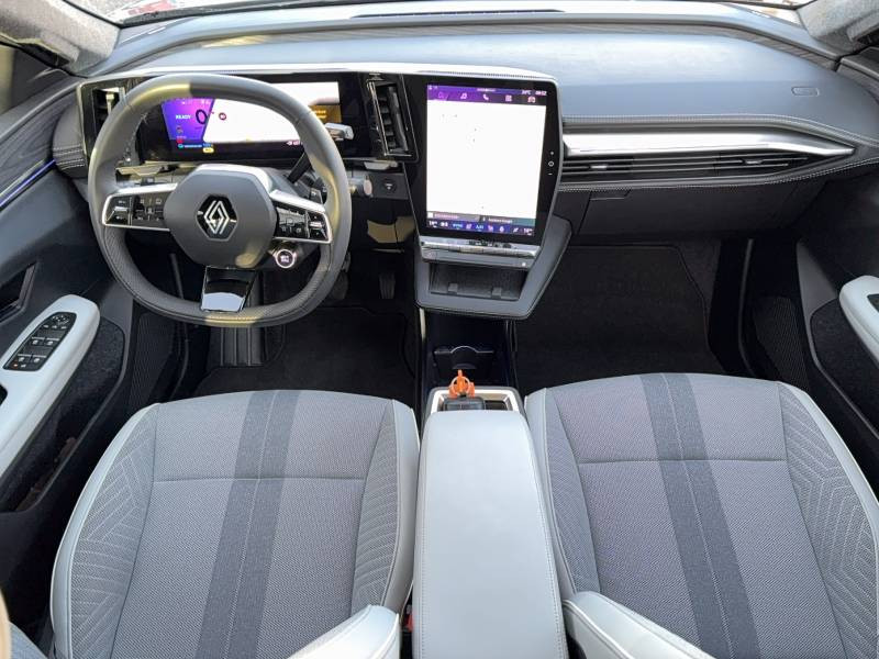 Renault Grand Scenic E-Tech electrique 220 ch grande autonomie Techno Iconic 2024 - photo n°12 Renault Grand Scenic E-Tech electrique 220 ch grande autonomie Techno Iconic  occasion à Sainte-Bazeille - photo n°12