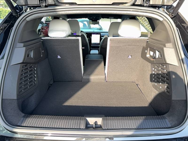 Renault Grand Scenic E-Tech electrique 220 ch grande autonomie Techno Iconic 2024 - photo n°18 Renault Grand Scenic E-Tech electrique 220 ch grande autonomie Techno Iconic  occasion à Sainte-Bazeille - photo n°18