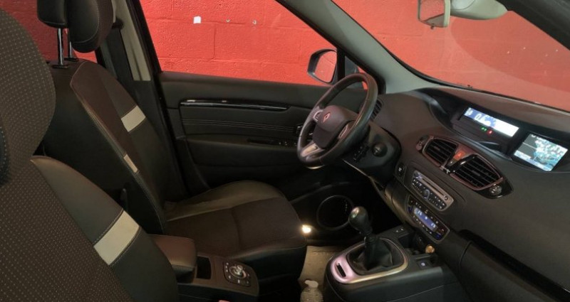 Renault Grand Scenic III 1.5 dCi 110ch 7 places 2012 - photo n°7 Renault Grand Scenic III 1.5 dCi 110ch 7 places  occasion à Le Havre - photo n°7