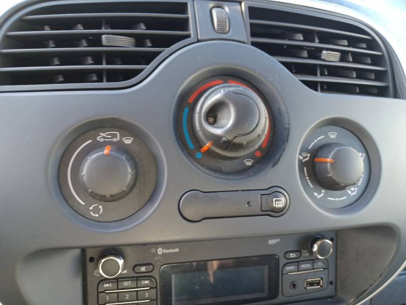 Renault Kangoo EXPRESS 1.5 DCI 75 ENERGY E6 CONFORT 2017 - photo n°15 Renault Kangoo EXPRESS 1.5 DCI 75 ENERGY E6 CONFORT  occasion à Agen - photo n°15