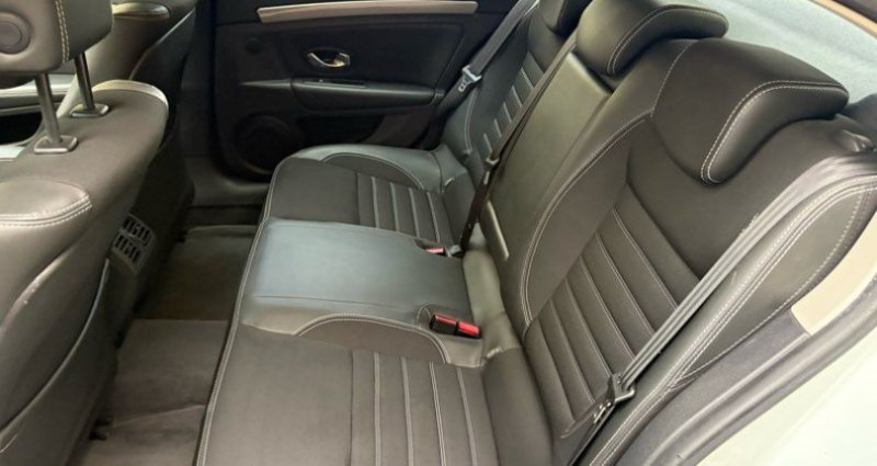 Renault Laguna 3 2.0 Dci 130 cv parfait état 2013 2013 - photo n°4 Renault Laguna 3 2.0 Dci 130 cv parfait état 2013  occasion à SAINT-ETIENNE - photo n°4