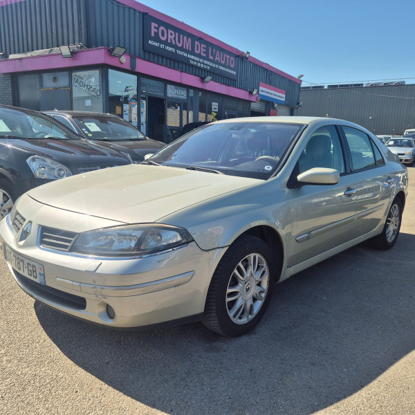 Renault Laguna II (2) 2.0 16V 135 DYNAMIQUE