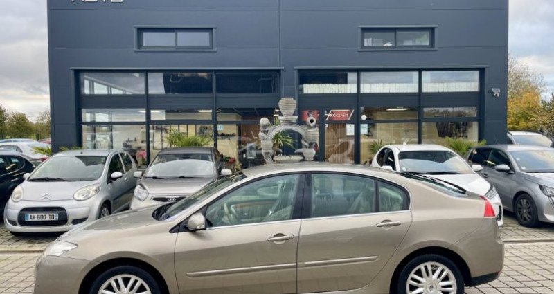 Renault Laguna III 2.0T 170ch DYNAMIQUE INITIALE 2008 Renault Laguna III 2.0T 170ch DYNAMIQUE INITIALE  occasion à NOUVOITOU