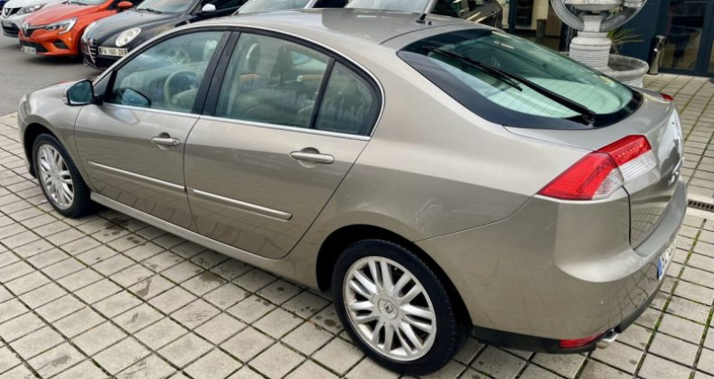 Renault Laguna III 2.0T 170ch DYNAMIQUE INITIALE 2008 - photo n°4 Renault Laguna III 2.0T 170ch DYNAMIQUE INITIALE  occasion à NOUVOITOU - photo n°4