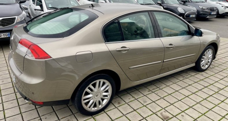 Renault Laguna III 2.0T 170ch DYNAMIQUE INITIALE 2008 - photo n°5 Renault Laguna III 2.0T 170ch DYNAMIQUE INITIALE  occasion à NOUVOITOU - photo n°5