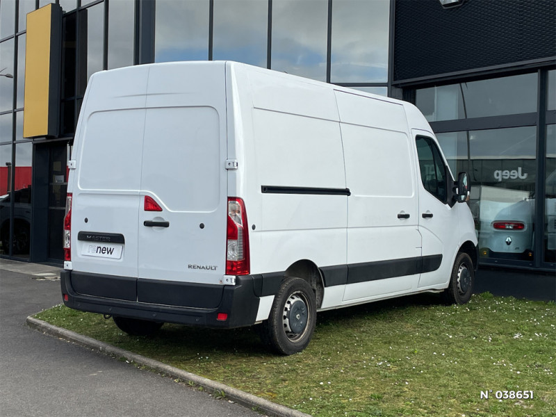 Renault Master F3300 L2H2 2.3 dCi 130ch Confort Euro6 occasion à Beauvais - photo n°4