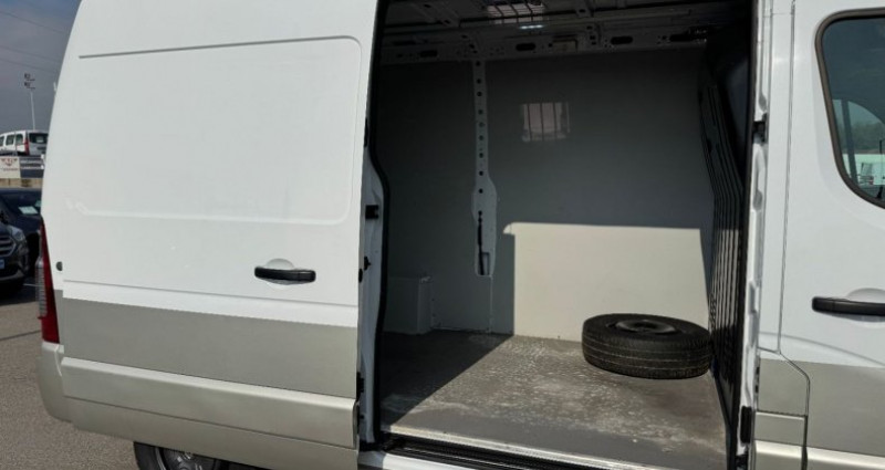 Renault Master FOURGON L2H2 2.3 dCi 110 GRAND CONFORT 3PL 2019 - photo n°4 Renault Master FOURGON L2H2 2.3 dCi 110 GRAND CONFORT 3PL  occasion à MIONS - photo n°4