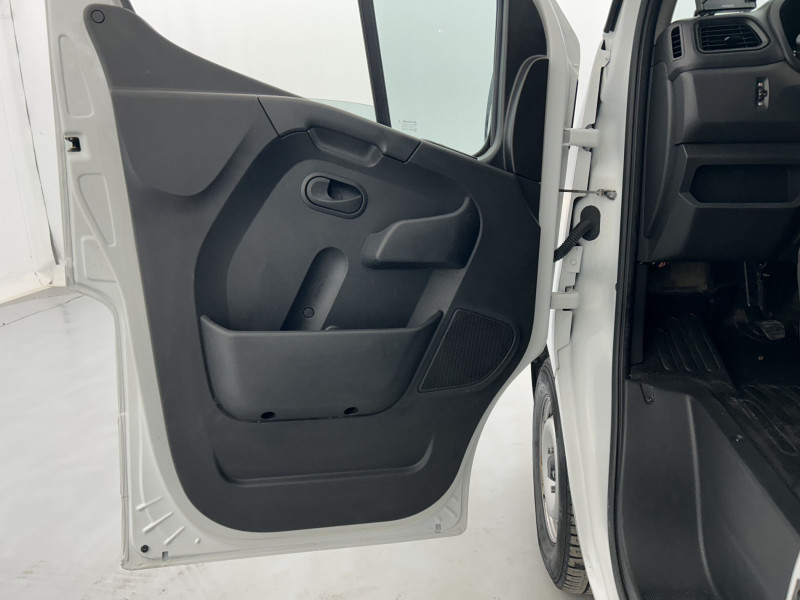 Renault Master Frigo R3500 L2 2.3 Blue dCi 145ch Confort + Groupe frigorifi 2023 - photo n°10 Renault Master Frigo R3500 L2 2.3 Blue dCi 145ch Confort + Groupe frigorifi  occasion à SAINT-GREGOIRE - photo n°10