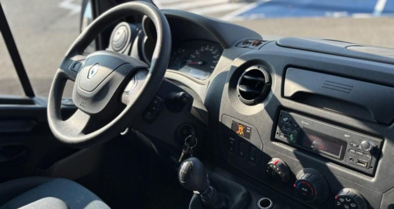 Renault Master VU FOURGON 2.3 DCI 145CH ENERGY 30M3 PRIX HT FAIBLE KILOMÉTR 2017 - photo n°3 Renault Master VU FOURGON 2.3 DCI 145CH ENERGY 30M3 PRIX HT FAIBLE KILOMÉTR  occasion à Valence - photo n°3