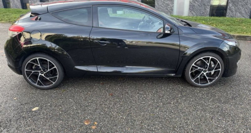 Renault Megane Coupe Coupe 2.0 Turbo 265 R.S ETAT NEUF RS MONITOR 2013 - photo n°4 Renault Megane Coupe Coupe 2.0 Turbo 265 R.S ETAT NEUF RS MONITOR  occasion à VIVIERS-DU-LAC - photo n°4