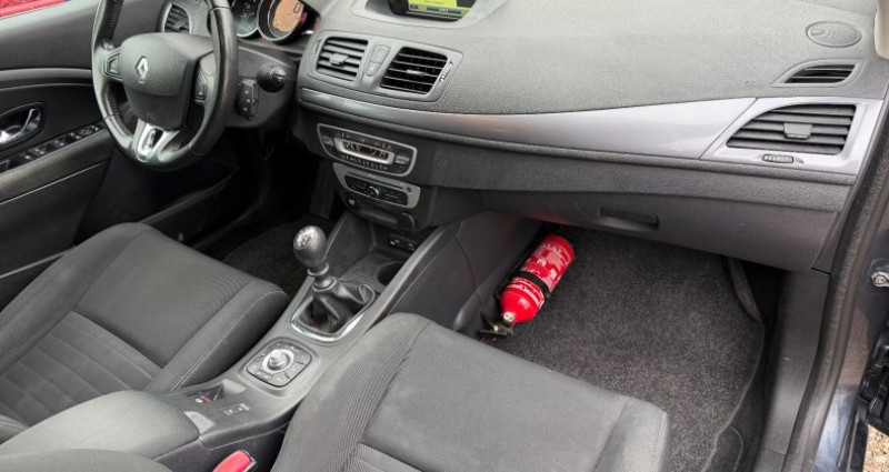 Renault Megane Estate III ESTATE 1.5 DCI 110 LIMITED PHASE 3 2015 - photo n°6 Renault Megane Estate III ESTATE 1.5 DCI 110 LIMITED PHASE 3  occasion à Uckange - photo n°6