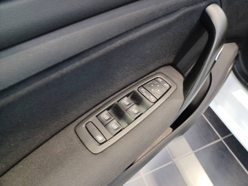 Renault Megane Estate IV Estate Blue dCi 115 Business 2020 - photo n°17 Renault Megane Estate IV Estate Blue dCi 115 Business  occasion à Toulouse - photo n°17