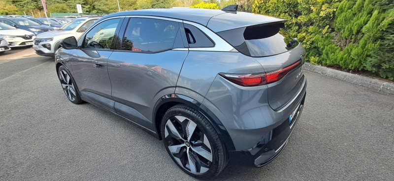 Renault Megane E-TECH EV60 220 ch optimum charge Techno 2022 - photo n°4 Renault Megane E-TECH EV60 220 ch optimum charge Techno  occasion à CHATELLERAULT - photo n°4