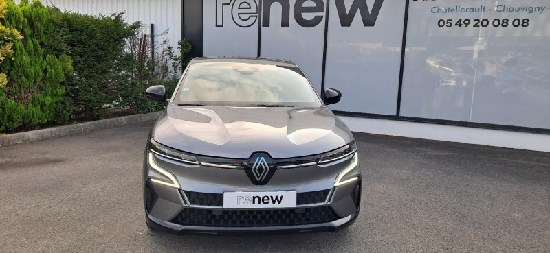Renault Megane E-TECH EV60 220 ch optimum charge Techno 2022 - photo n°2 Renault Megane E-TECH EV60 220 ch optimum charge Techno  occasion à CHATELLERAULT - photo n°2