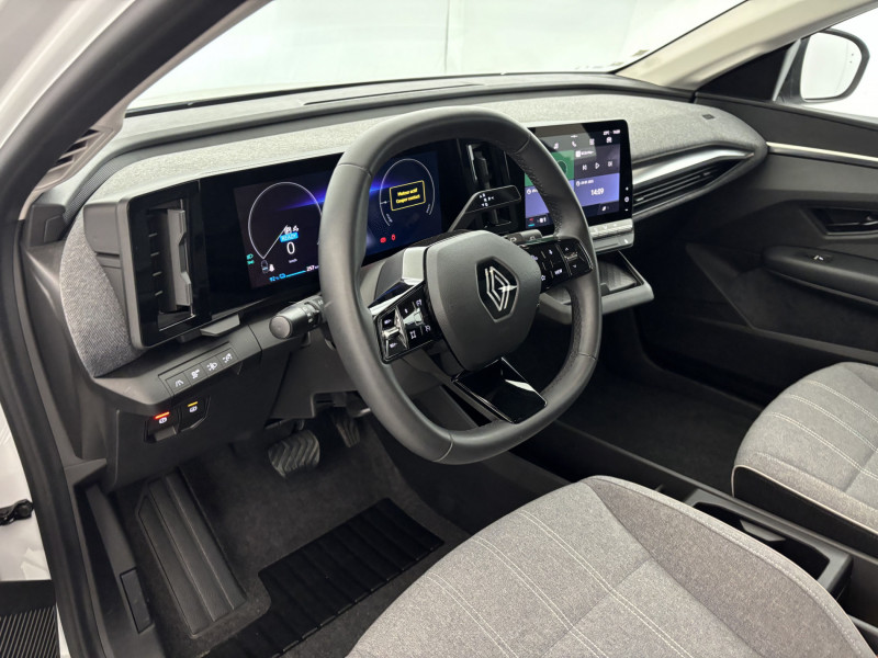 Renault Megane EV40 130ch standard charge Equilibre 5p 2022 - photo n°14 Renault Megane EV40 130ch standard charge Equilibre 5p  occasion à SAINT-GREGOIRE - photo n°14