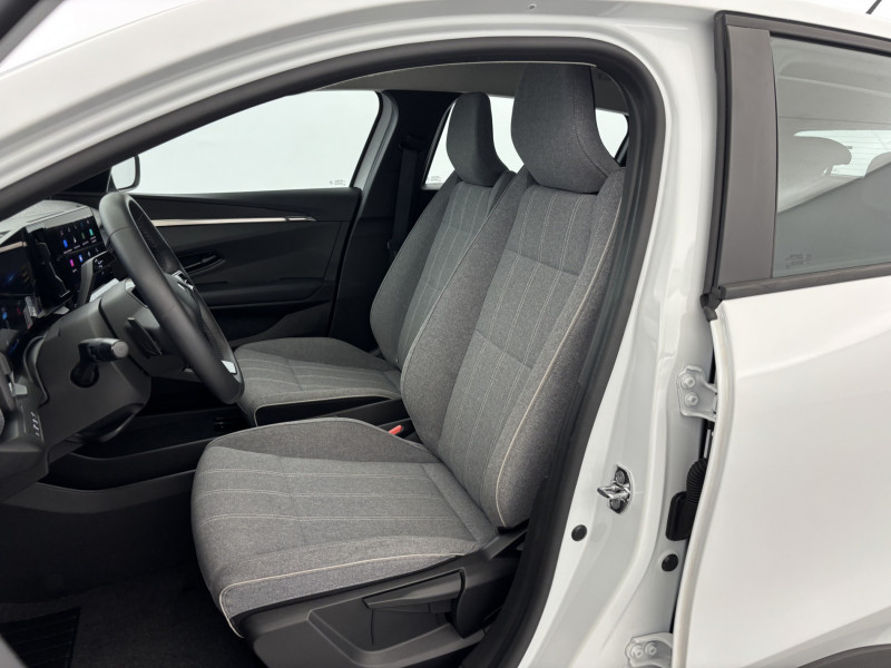 Renault Megane EV40 130ch standard charge Equilibre 5p 2022 - photo n°11 Renault Megane EV40 130ch standard charge Equilibre 5p  occasion à SAINT-GREGOIRE - photo n°11