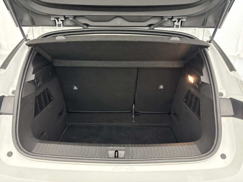 Renault Megane EV40 130ch standard charge Equilibre 5p 2022 - photo n°9 Renault Megane EV40 130ch standard charge Equilibre 5p  occasion à SAINT-GREGOIRE - photo n°9