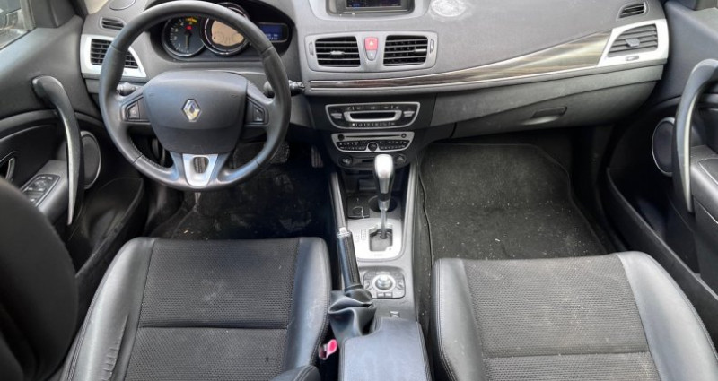 Renault Megane III 1.5 DCi 110cv Tomtom BVA 2010 - photo n°2 Renault Megane III 1.5 DCi 110cv Tomtom BVA  occasion à Sathonay-Camp - photo n°2