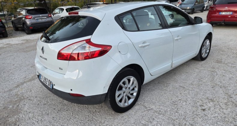 Renault Megane III Berline 5 ptes. Expression 2013 - photo n°3 Renault Megane III Berline 5 ptes. Expression  occasion à Les Pennes-Mirabeau - photo n°3
