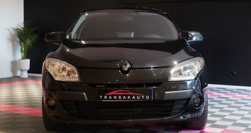 Renault Megane III BERLINE dCi 90 / ENTRETIEN 2011 - photo n°2 Renault Megane III BERLINE dCi 90 / ENTRETIEN  occasion à L'ISLE SUR LA SORGUE - photo n°2