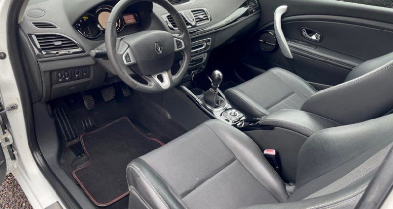 Renault Megane III coupé 1.6 DCI 130 CV ÉDITION BOSE BVM-6 TBE 2012 - photo n°5 Renault Megane III coupé 1.6 DCI 130 CV ÉDITION BOSE BVM-6 TBE  occasion à Bettancourt-la-Ferée - photo n°5